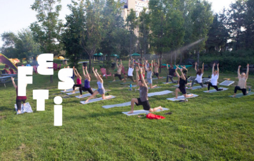 Cours de yoga en plein air