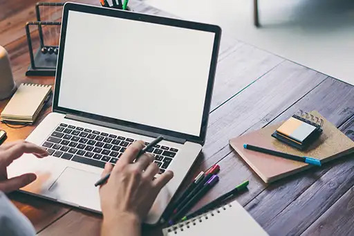 Séance de rédaction pour les personnes étudiantes aux cycles supérieurs de l'École de travail social