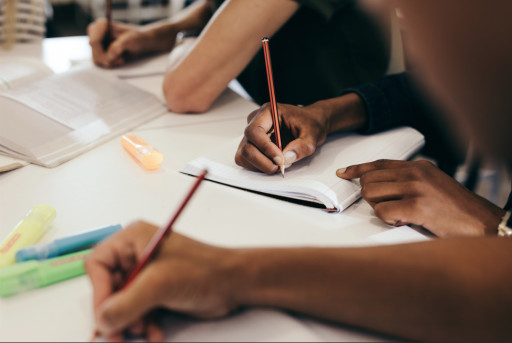 Rédaction collective inspirée de Thèsez‑vous?