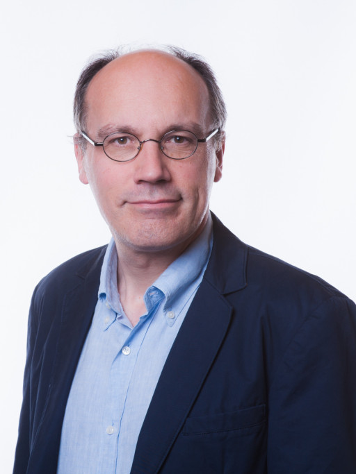 Éducation à la citoyenneté et rapport aux valeurs dans une société pluraliste